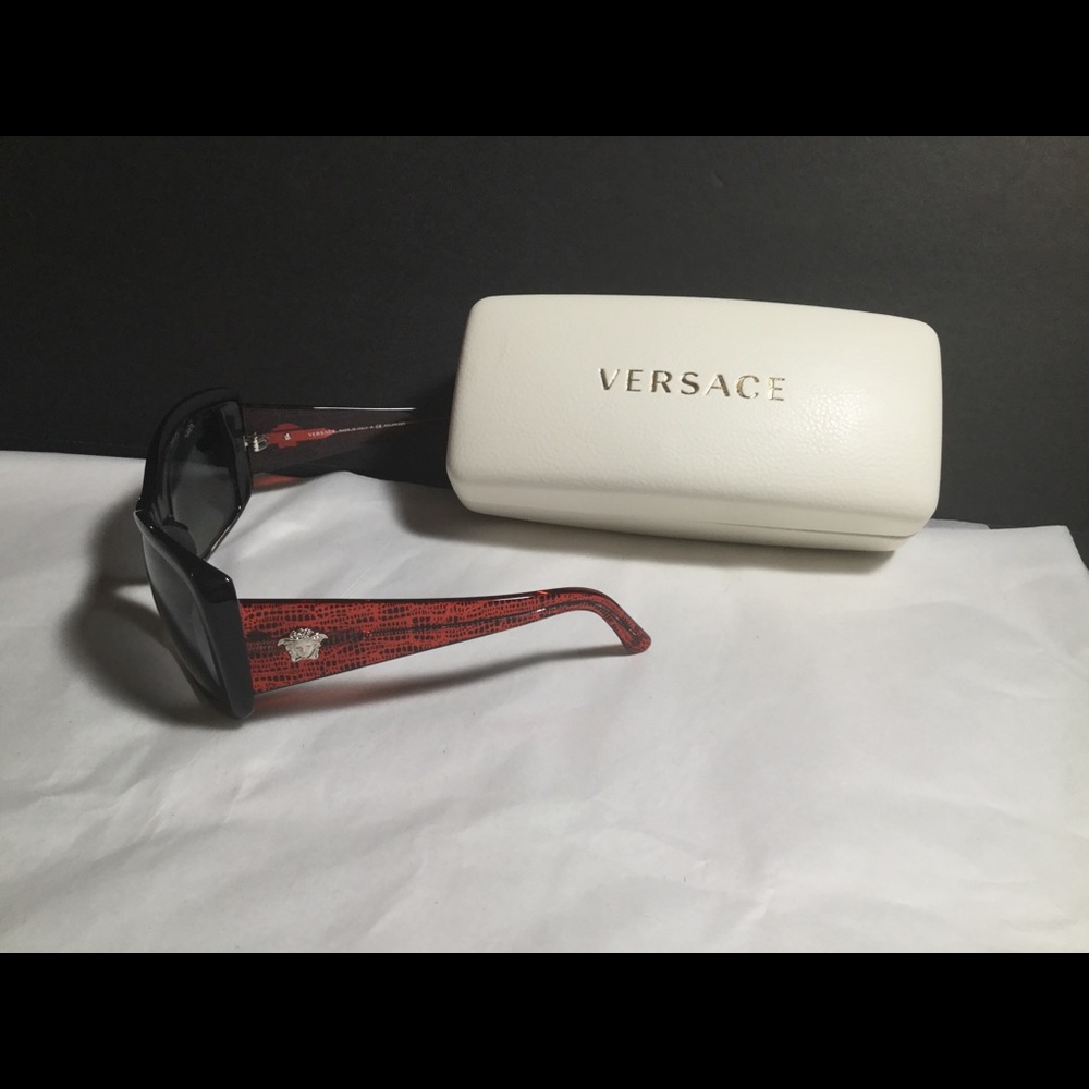 Versace Sunglasses - Picture 5 of 10